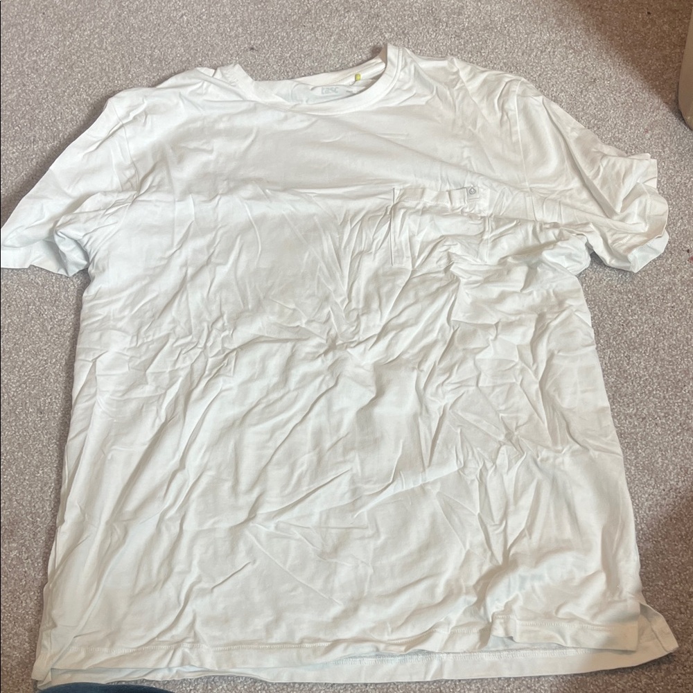 Classic White Crewneck Pocket T-Shirt - Unbranded